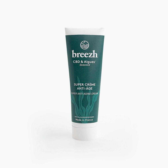 Super crème anti-âge Breezh au CBD et aux algues, formulée pour hydrater, régénérer et raffermir la peau. Texture légère, testée sous contrôle dermatologique, fabriquée en France. Une solution naturelle pour une peau éclatante et lissée