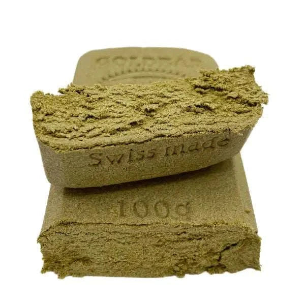 Résine CBD Amnesia GoldBar 420, fabriquée en Suisse, avec une texture douce et un arôme intense. Produit premium disponible chez Herbeevor.